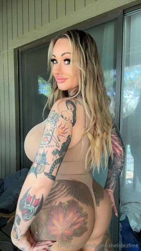 my ass is looking thick and juicy today! 