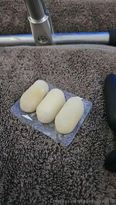 Things are about to get interesting! I have 3 frozen cubes o..