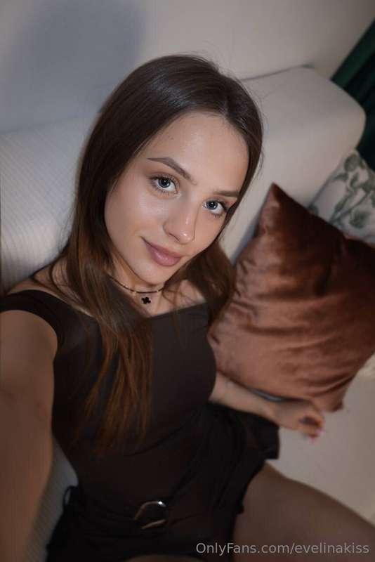 Guess how much time i need to brush my long hair?👱‍♀️