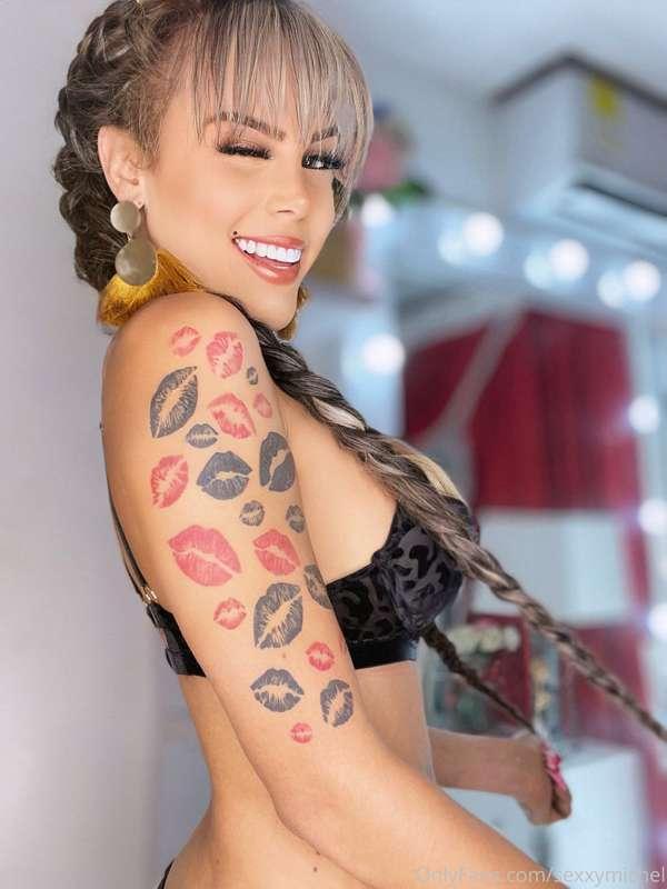 Feliz día 😈😈😈

Happy day😈😈😈