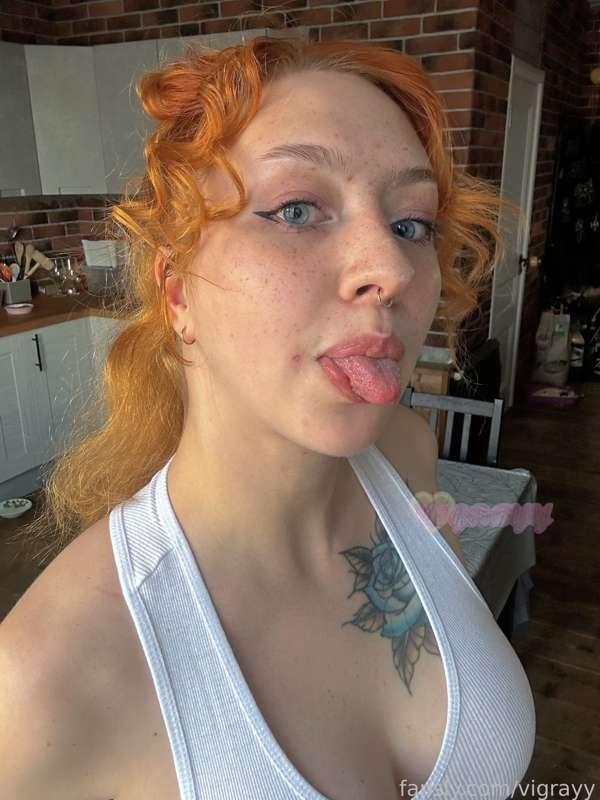 funny morning selfies for you ! have a good day my love !


#babyface #daddysgirl #girlfriend #waifu #selfie #ginger #redhead #blog #fyp