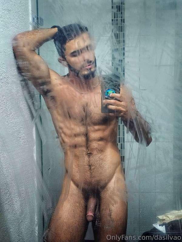 Let's go to the gym showers.💦