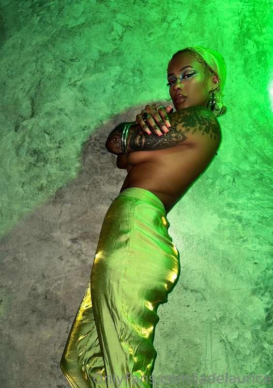 Satin on my skin >