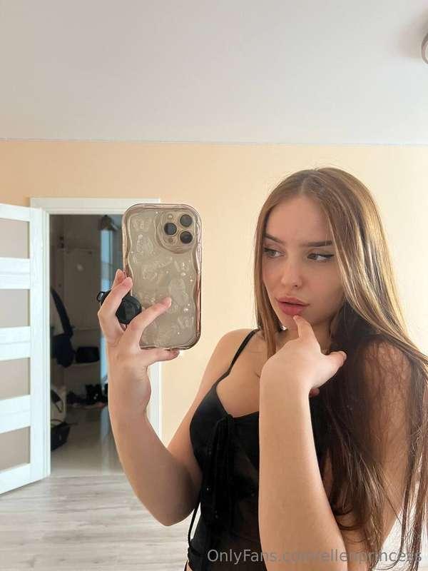 Could you handle a girl like me?🥵😈