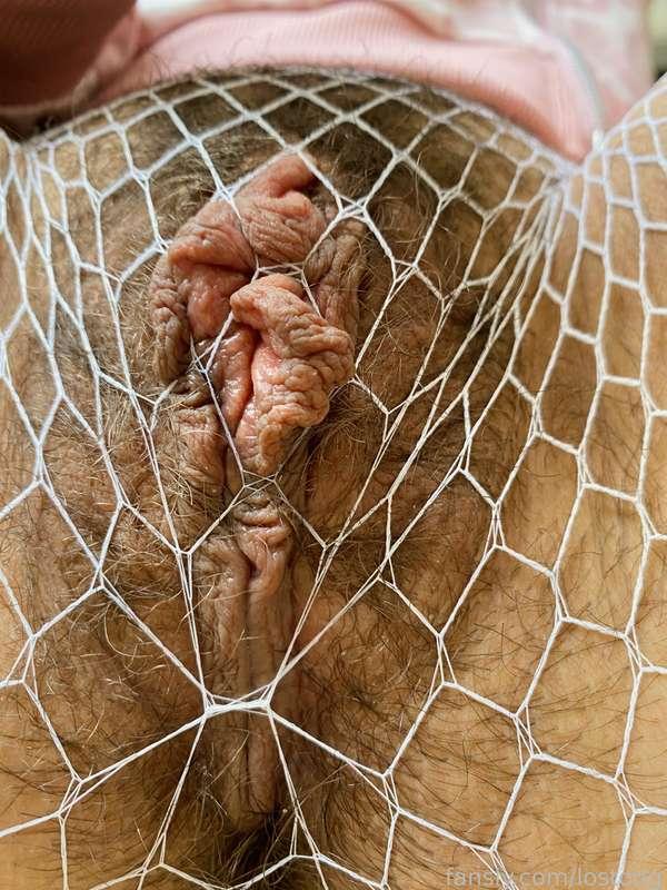 Big juicy lips peeking out of fishnets 😈

♡ #fyp #pussy #hairy #bush #hairypussy #fatpussy #biglips #fishnets #naughty ♡