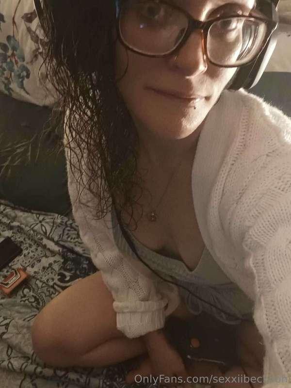 Come play with me! I need your help, I keep dying! 🤣😅 If you..