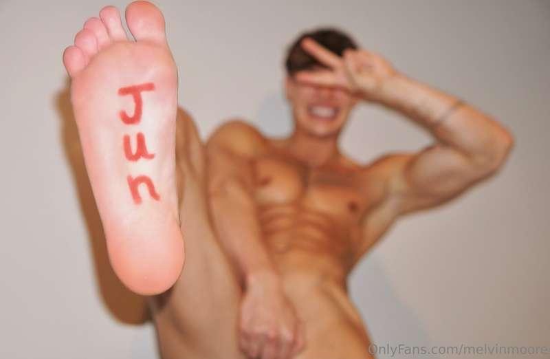 melvinmoore image #4