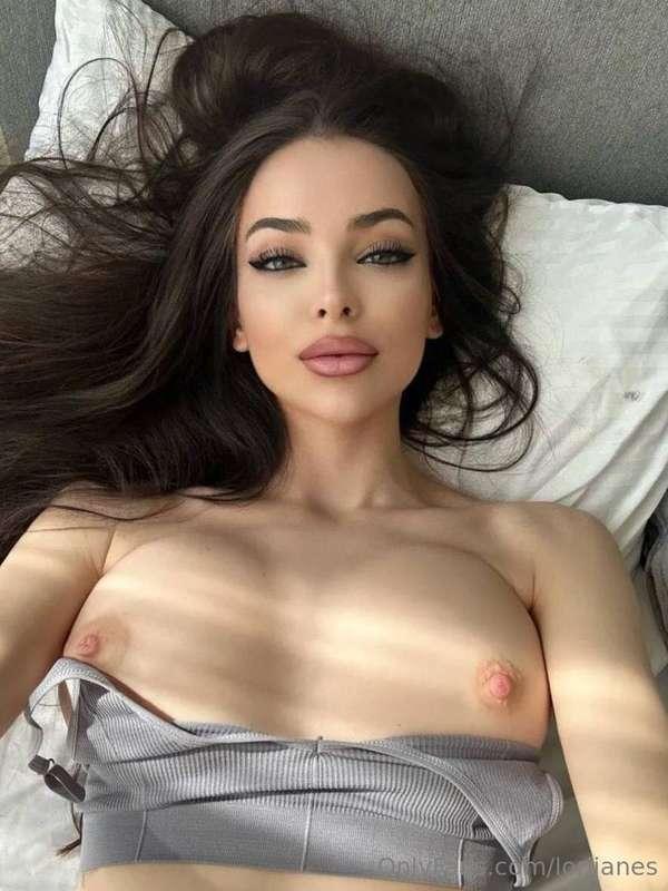 @alicebabey waits for you on her page 🥵Welcome to your daily..
