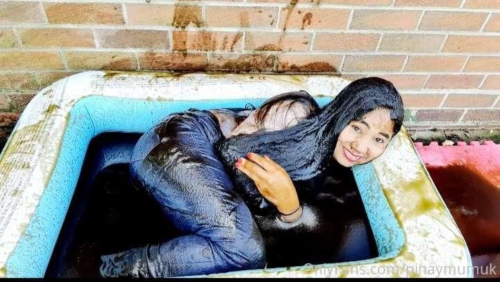 Wishing you all A Lovely Weekend, Everyone.
Gunge Dunk Weari..