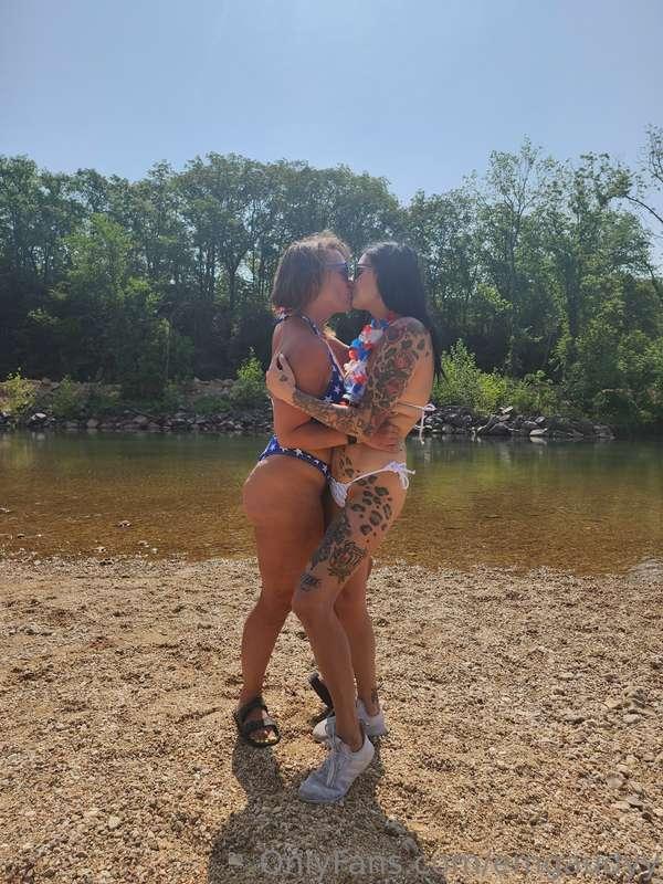 love this hottie 

moving my snapchat premiumn to telegram. ..
