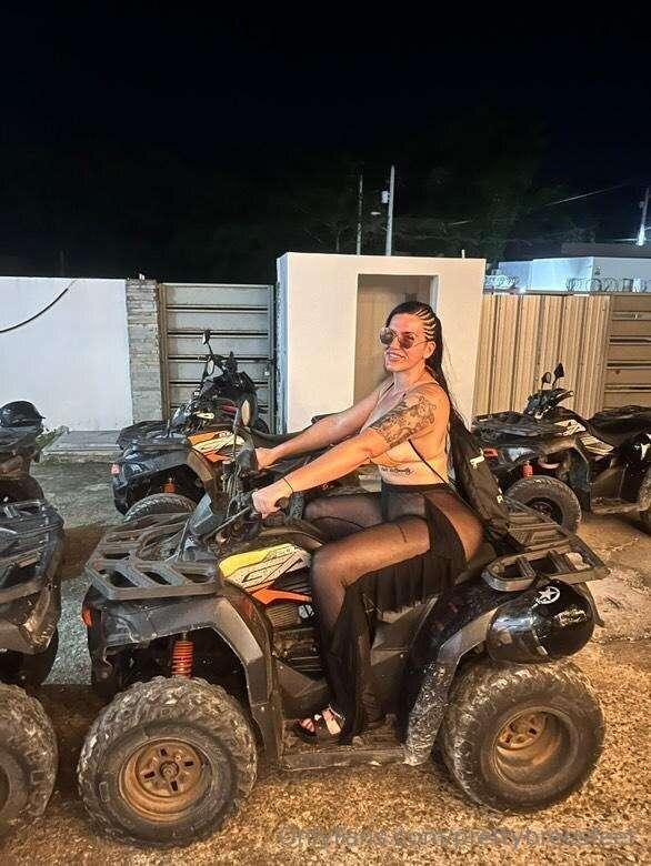 prettybreesfeet image #1