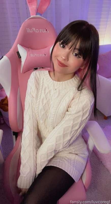 twitch.tv/luvcoregf_ 

live now on twitch for BIRTHDAY STREAM 🥳 gonna open presents, have some cake, hang out :D 

pls come say hii 💕