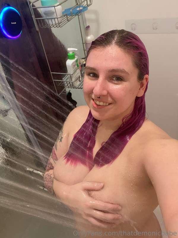 You guys ever take shower selfies just for funzies 😂