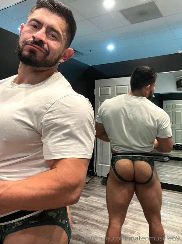 Let me squat on your face. 😝