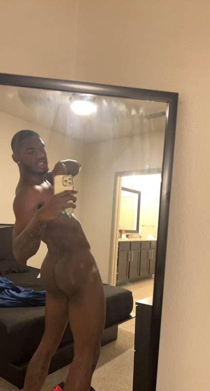 squeeze them cheeks tight

IF YOU A CASH PIG DM RIGHT NOW
