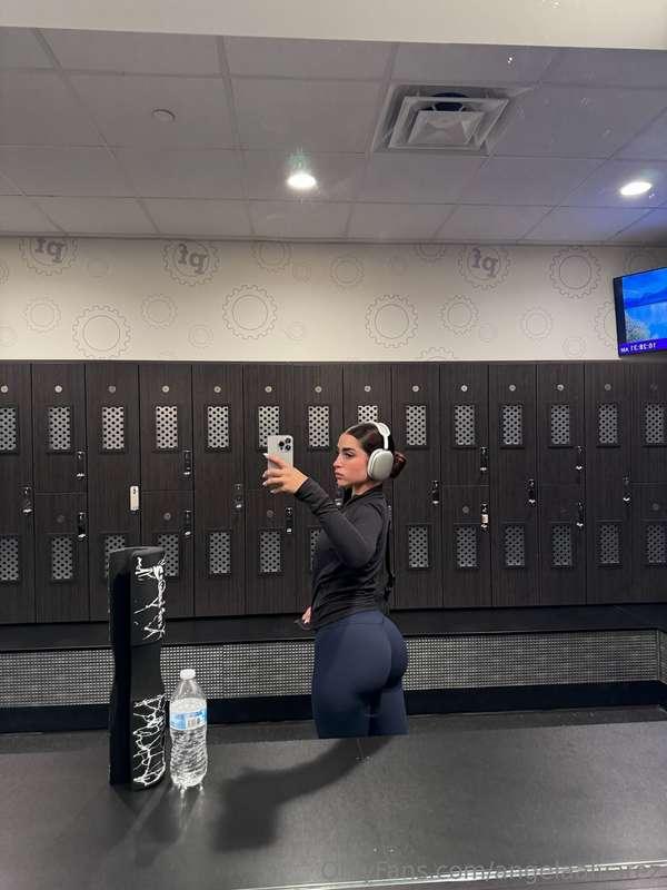 getting this ass ready for the holidays 😉