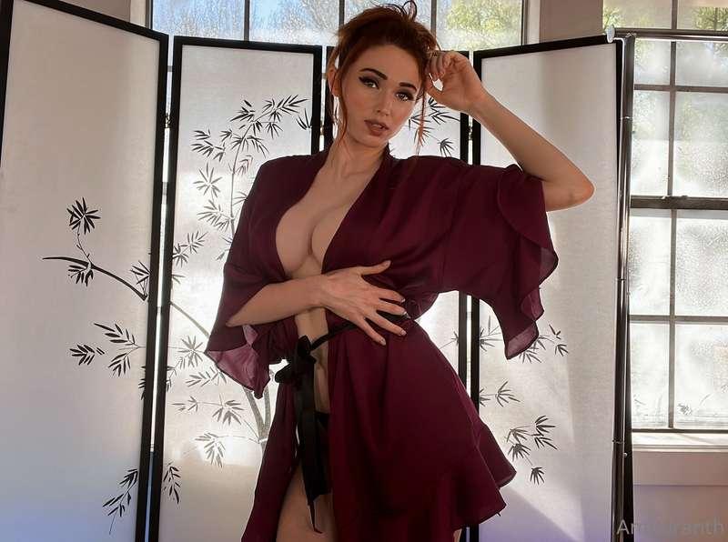 amouranth main image