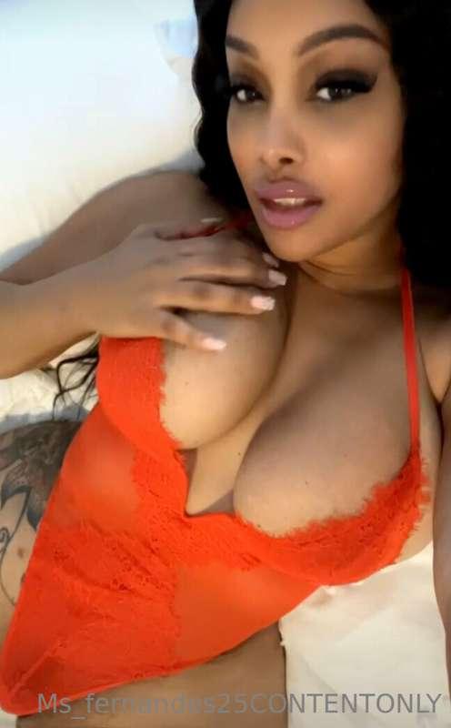 Hey daddy🤤I have a surprise for you🥵Dm