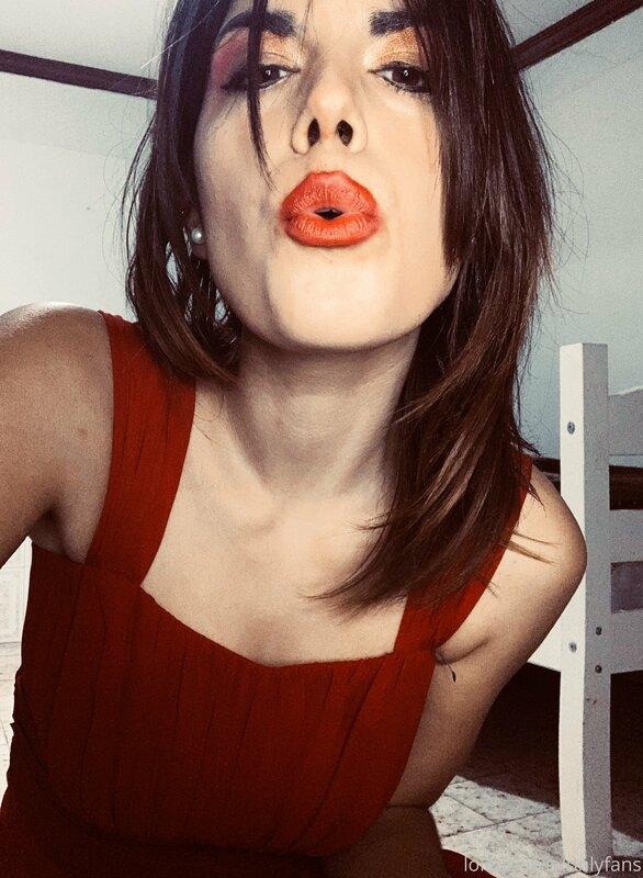 Hello my followers! How are you? Would you like to chat son ..