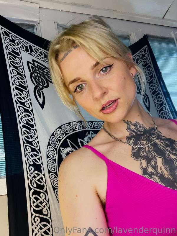 I’m feeling so cute this afternoon 💓😌 what colour would you ..