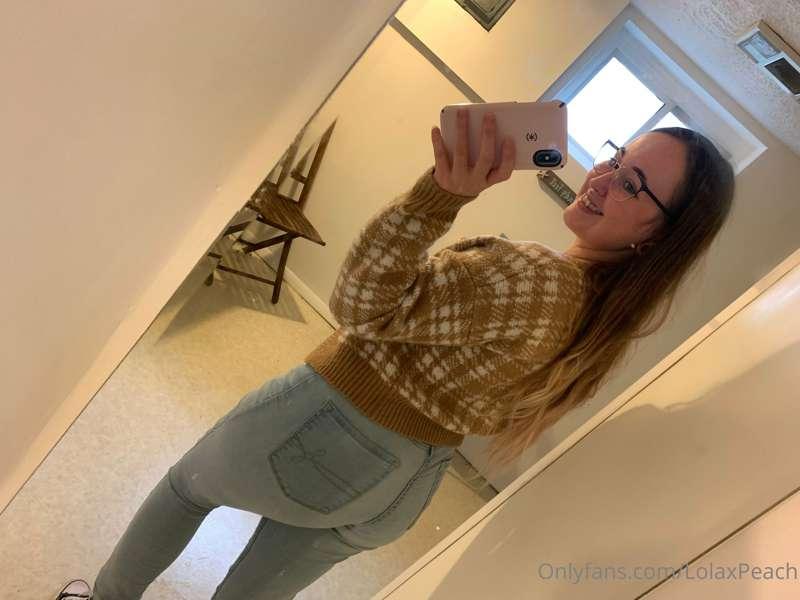 Swipe for booty 👀