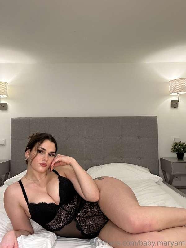 kinda cuddly kinda horny (okayy very horny)