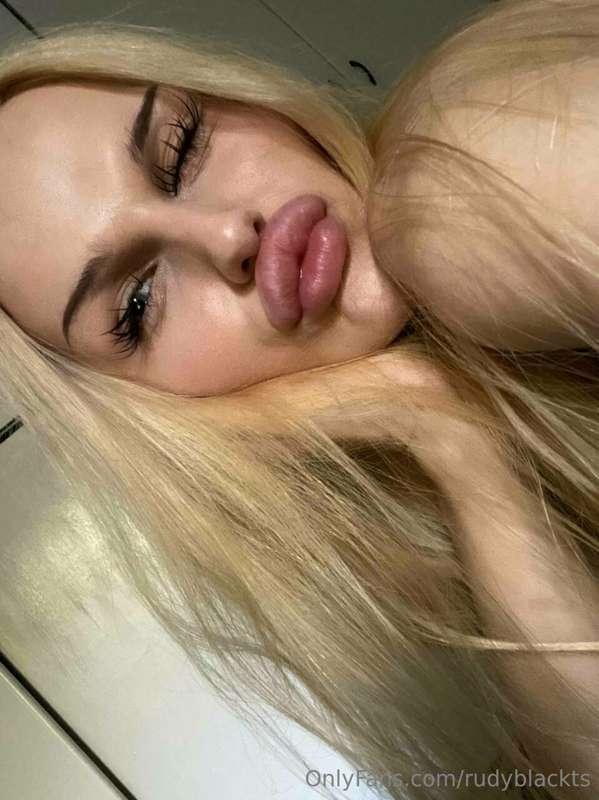 Every morning I start🥵 with a facial rejuvenation treatment,..