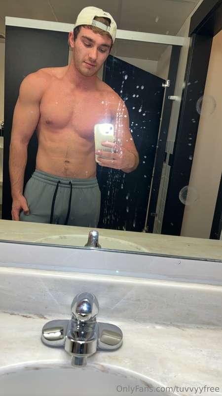 If you want to see what I did to myself after the gym tonigh..