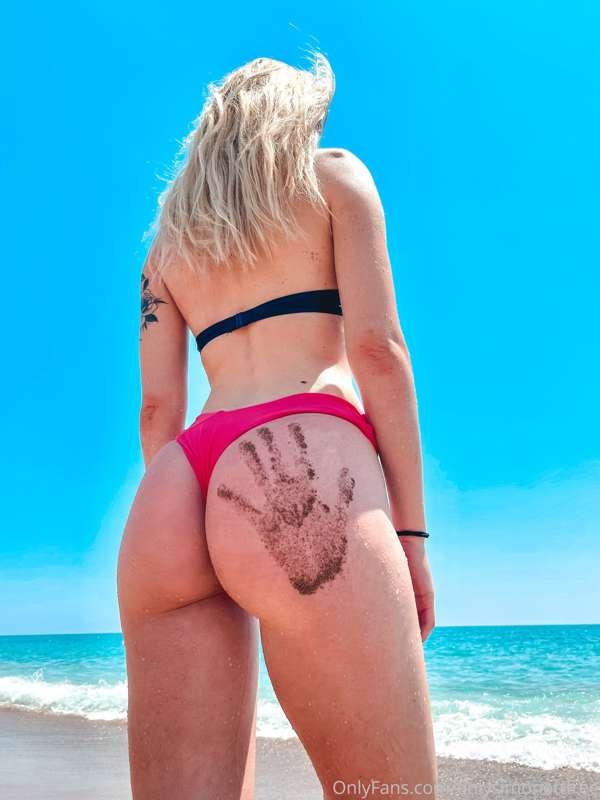 Hello guys! 🖐 My new photo 😍 I got a many messages but I am ..