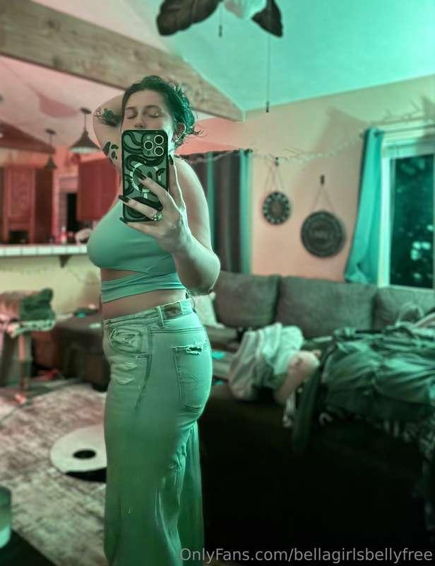 wonder what these cheeks look like undressed 🤭