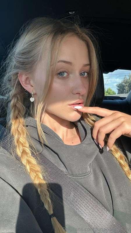 Out of La for few days to escape fire, stay safe guys 🙏🏻