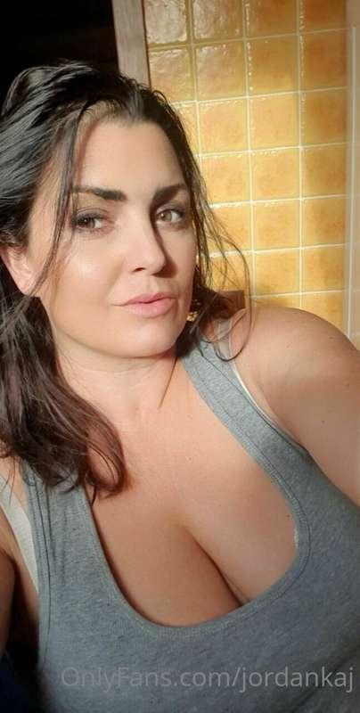 razim nakupovat! Budu vám sem postovat fotky z kabinky..😉Co ..