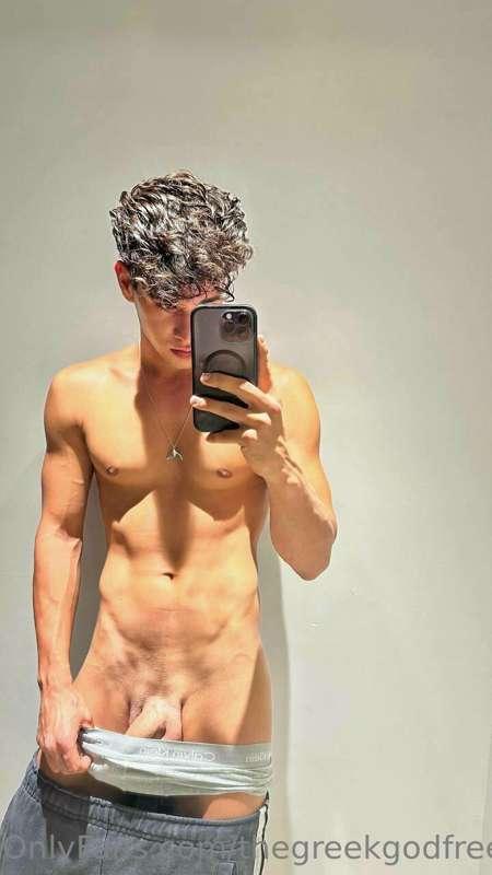 #ad OMG guys look who I have here 😏🤪. Should I film a scene ..