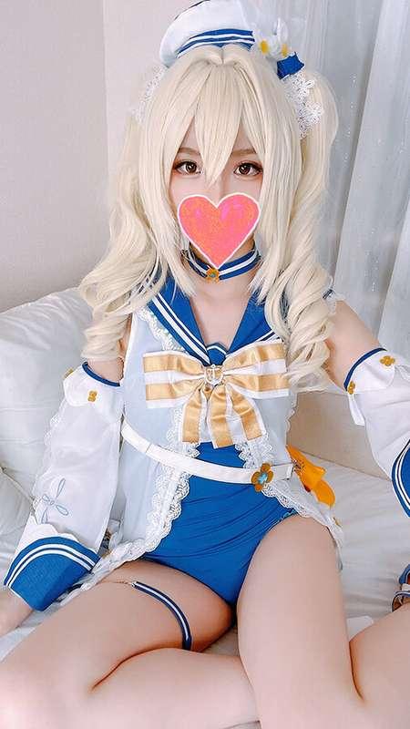 I love this outfit with its cute idol-like swimsuit.
Please ..