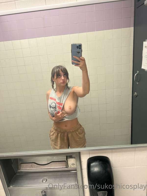 WOAH! A GAS STATION TITTY!