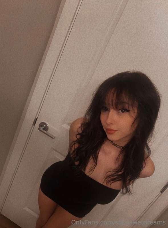 Peekaboo photoset teaser - go see what’s underneath 👀 