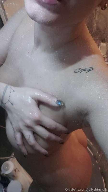 Shower time !!