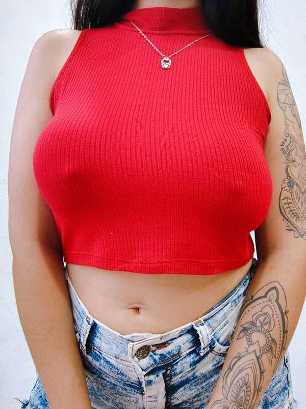 Hard nipples for you 🙈