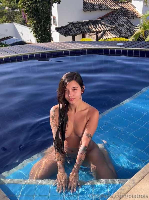 ur cute&naughty girlfriend 😝