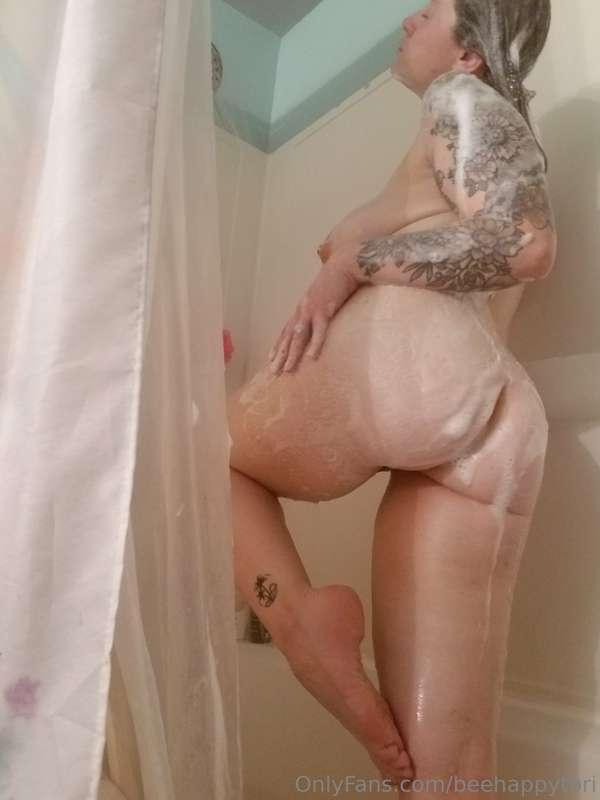 Wont you join me in the shower? 😈😜😘👅💦