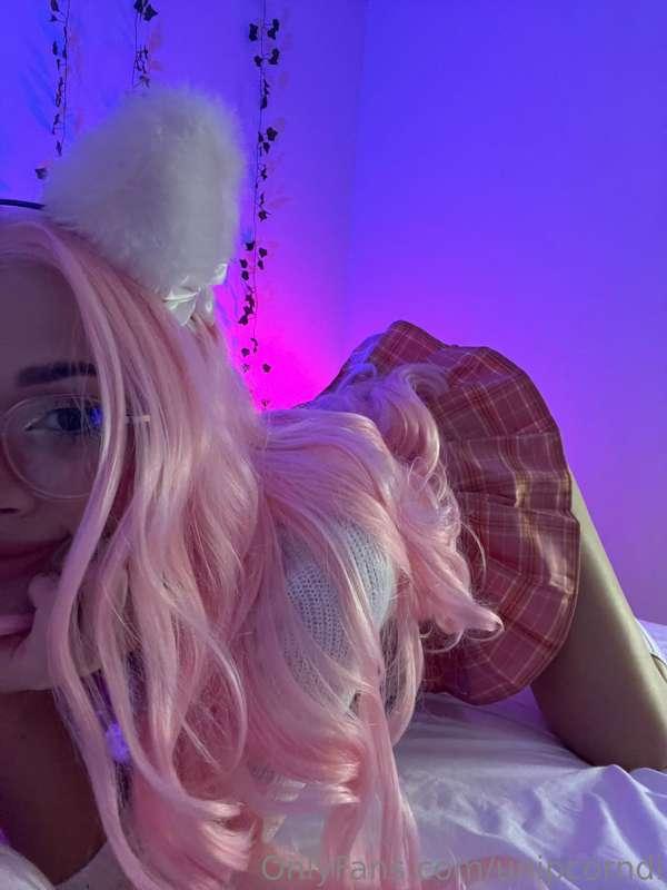i want your cock to get hard 😼💦 
why don’t I show you what’s..