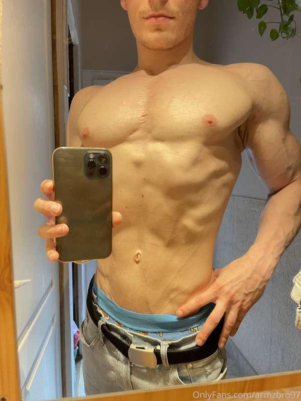 armzbro97 image #1