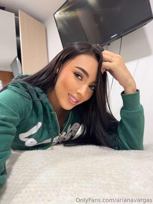 Confidence louder than your opinion 💅