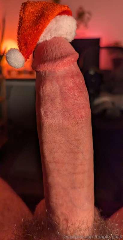 This is probably what Santa is DM'ing Mrs. Claus while he's ..