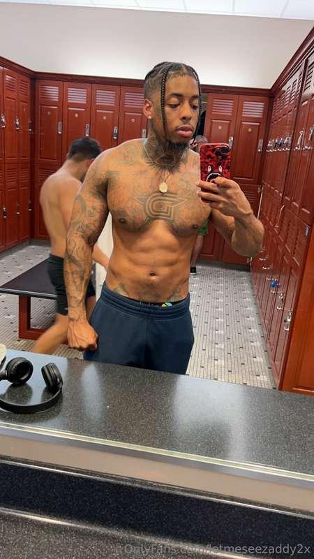 Would you shoot your shot if you seen me in the gym?😏