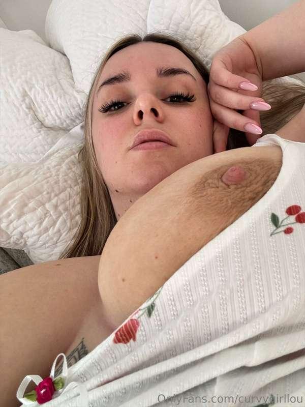 curvygirllou image #0