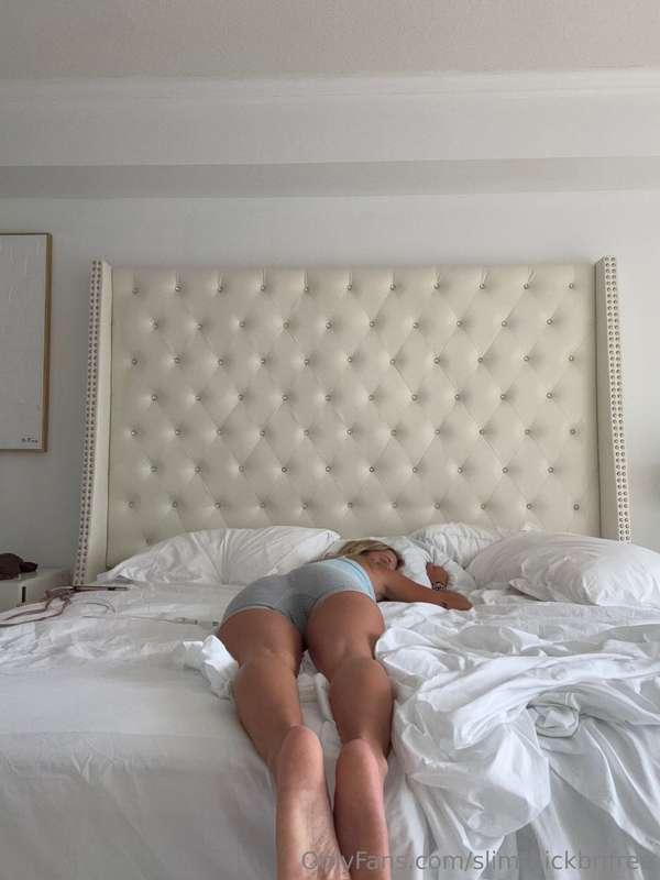 Tired af!! but still have time to get horny 🤫🤫