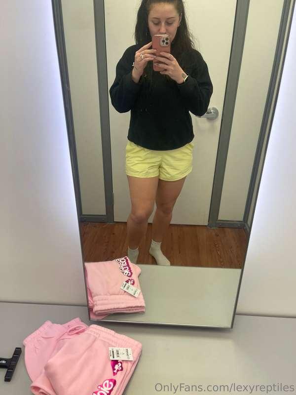 Check ur inbox for some changing room pics