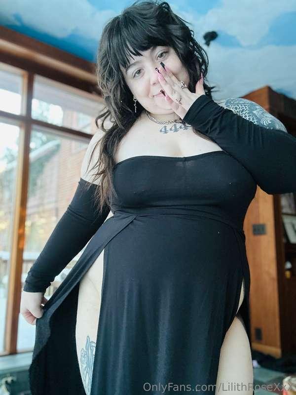 I wanna wear this dress out in public soooo bad 🫣😈💞