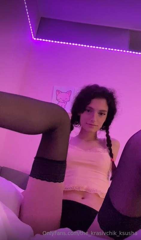 Explore this girl @shawtnes horizontally, vertically and fro..